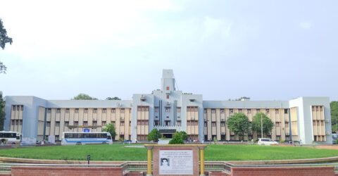 প্রশাসনিক স্থবিরতা কাটিয়ে উঠতে শুরু করেছে রাজশাহী বিশ্ববিদ্যালয়