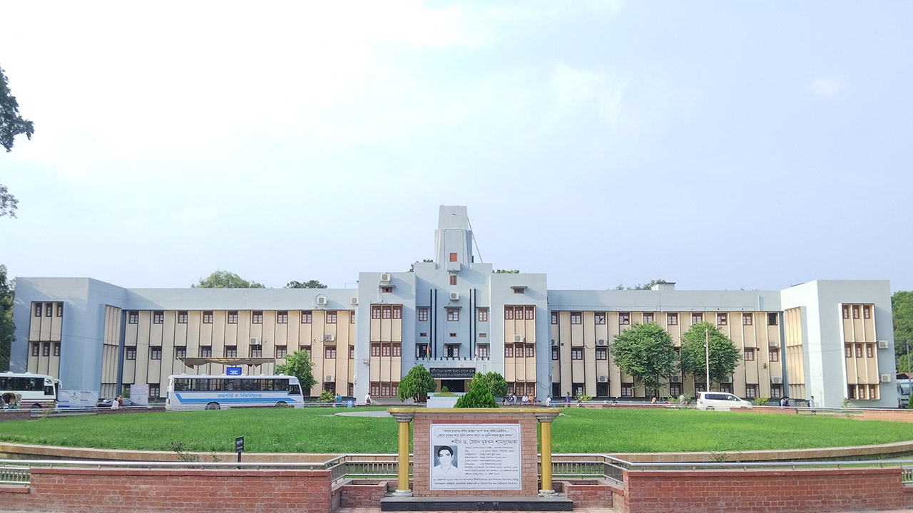 প্রশাসনিক স্থবিরতা কাটিয়ে উঠতে শুরু করেছে রাজশাহী বিশ্ববিদ্যালয়