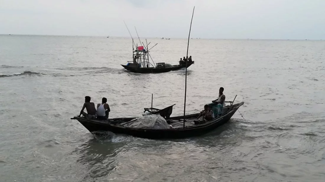 চলনবিলে অবৈধভাবে মাছ শিকারের দায়ে বিএনপির ৮ নেতাকর্মীর নামে মামলা