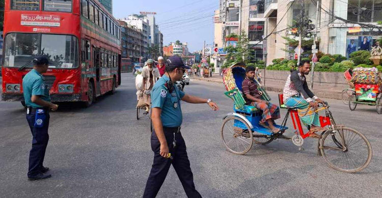 মিরপুরে ৪০০ অটোরিকশা ডাম্পিং-ব্যাটারি জব্দ