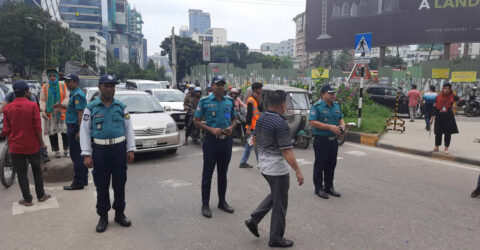 ট্রাফিক শৃঙ্খলা : একদিনে জরিমানা ৭ লাখ, ৩৭ গাড়ি ডাম্পিং