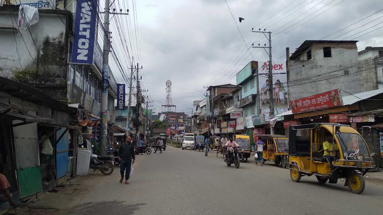 অবরোধ শেষ : খাগড়াছড়িতে যানবাহন চলাচল স্বাভাবিক