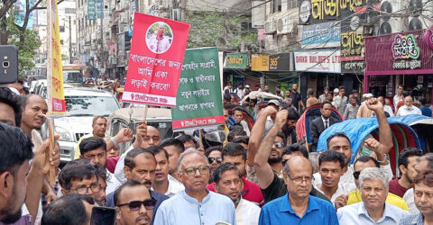 মিছিল নিয়ে আদালতে ঢুকতে দেওয়া হয়নি মাহমুদুর রহমানকে