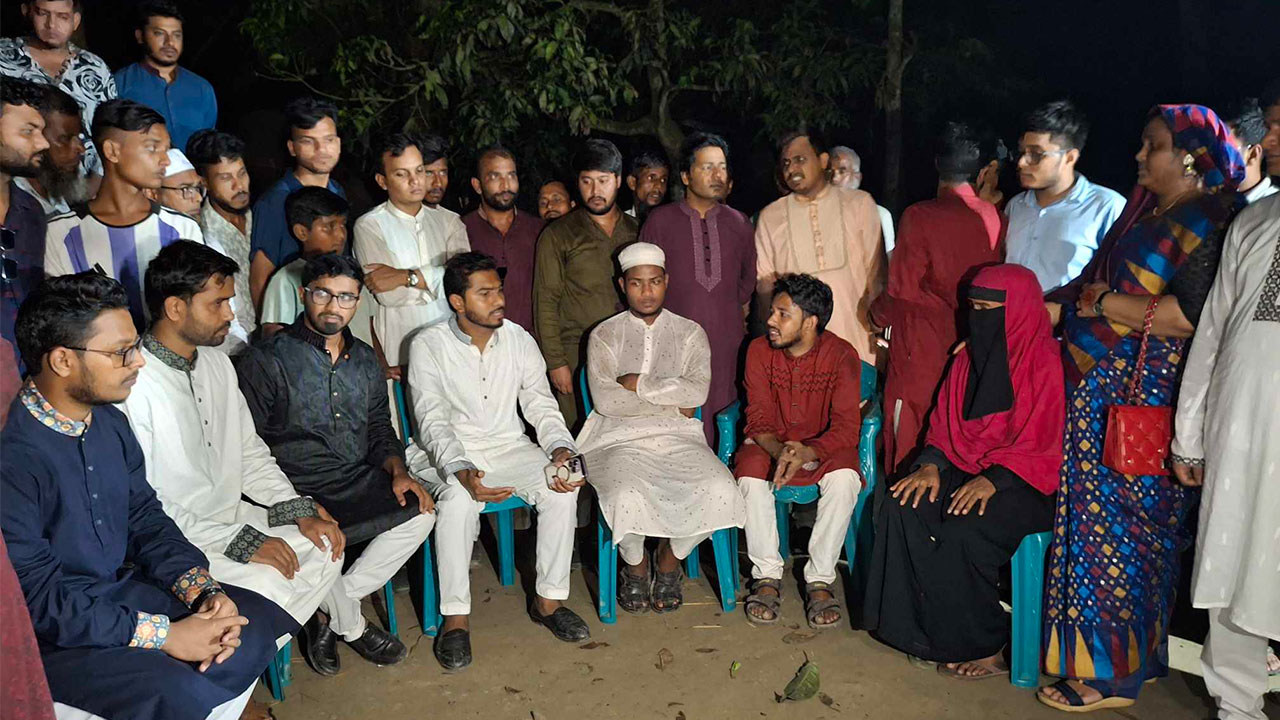 যেই সরকার গঠন করে সেই রাবণ হয়ে যায় : নুরুল হক নুর