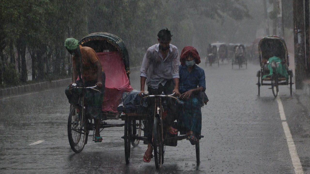 তিন বিভাগে ভারী বৃষ্টির আভাস