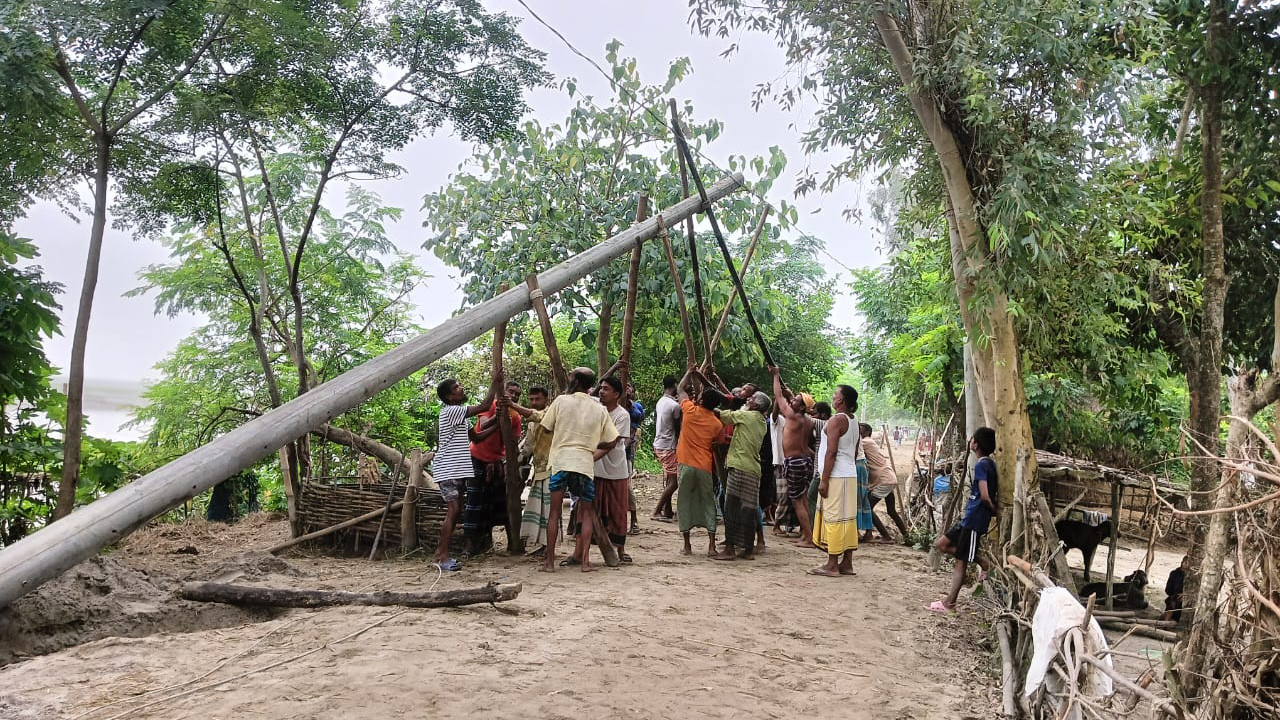 কুড়িগ্রামে ১৭ দিন ধরে বিদ্যুৎ বিচ্ছিন্ন তিন গ্রামের গ্রাহক