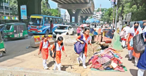 দামপাড়ার ‘অপরিকল্পিত’ র‍্যাম্প ১৫০০০ শিক্ষার্থীর গলার কাঁটা