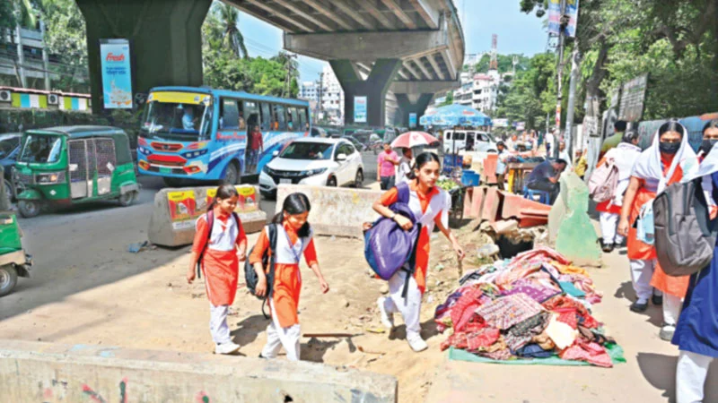 দামপাড়ার ‘অপরিকল্পিত’ র‍্যাম্প ১৫০০০ শিক্ষার্থীর গলার কাঁটা