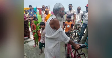 প্রবীণ নদীকর্মী নজিরের ওপর দখলদারদের হামলা