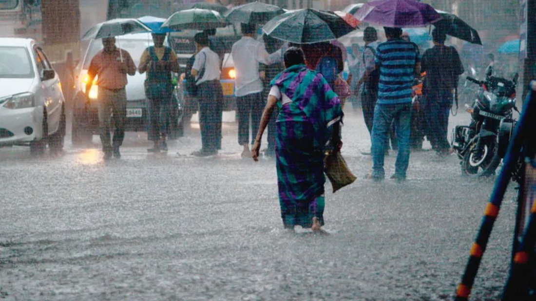 সকালেও বৃষ্টি, ভোগান্তিতে নগরবাসী