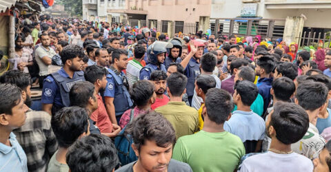 গাজীপুরে ছয় কারখানা বন্ধ, দুটিতে শ্রমিকদের বিক্ষোভ