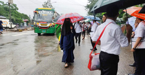 বৃষ্টি থাকতে পারে শনিবার পর্যন্ত