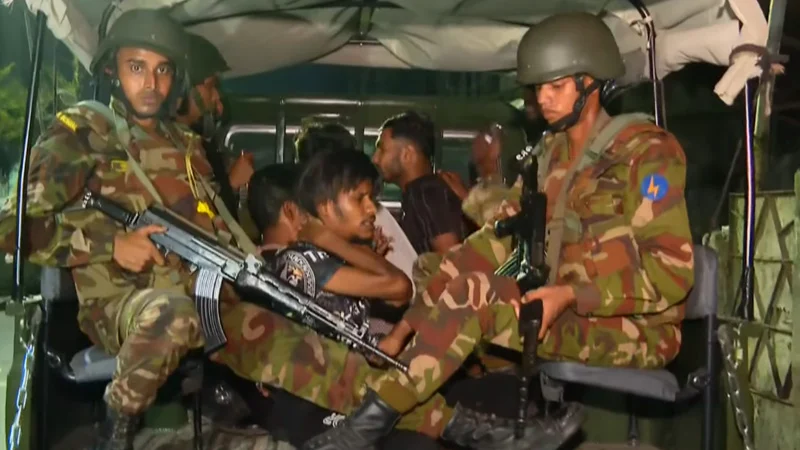 মোহাম্মদপুর-জেনেভা ক্যাম্পে সেনাবাহিনীর অভিযান