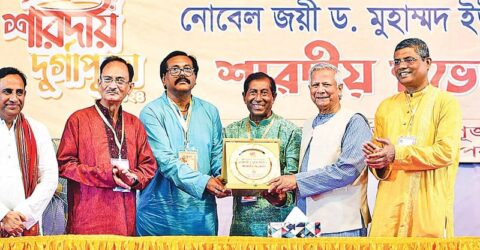 দুর্গাপূজা উপলক্ষে প্রধান উপদেষ্টার ঢাকেশ্বরী মন্দির পরিদর্শন