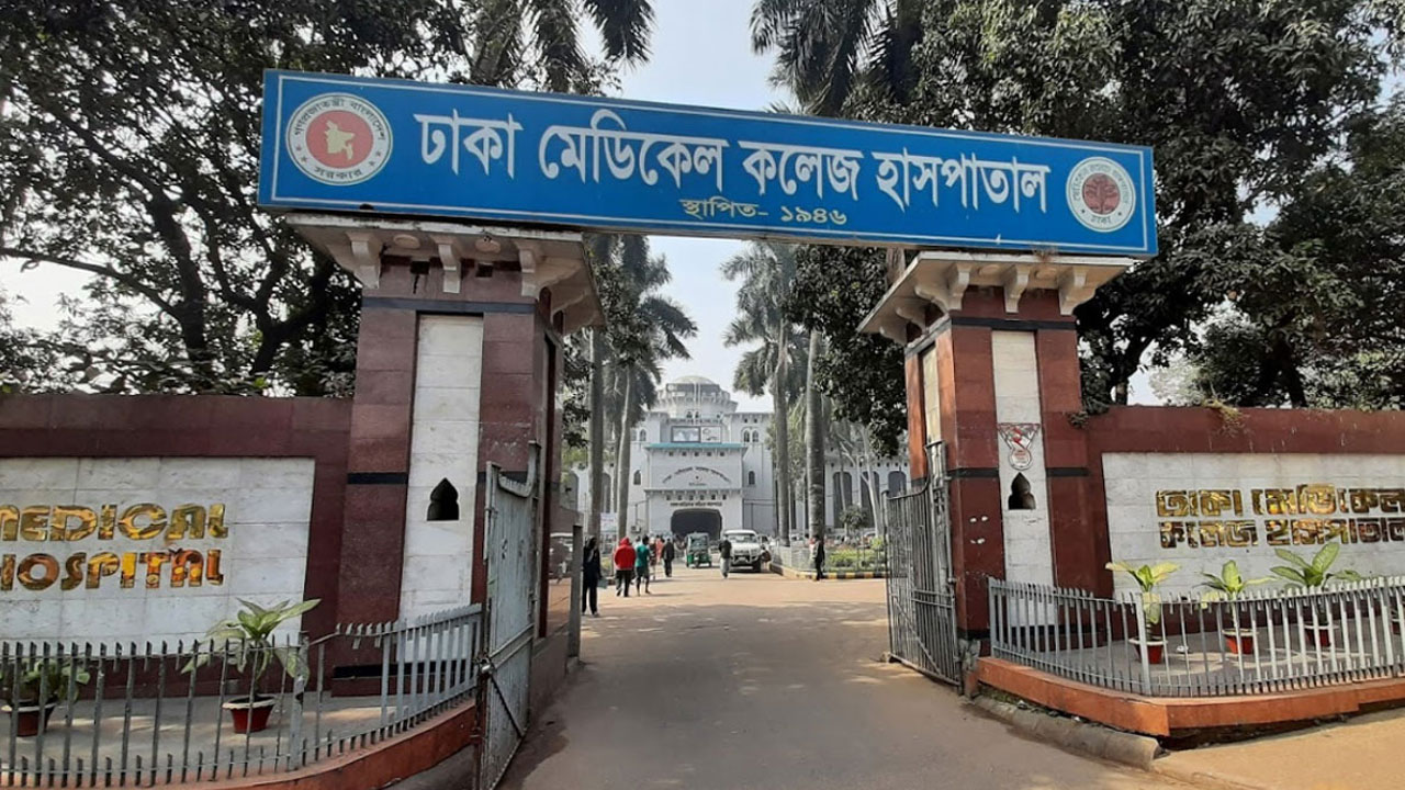 মুগদায় ট্রাকের ধাক্কায় অটোরিকশা চালক নিহত