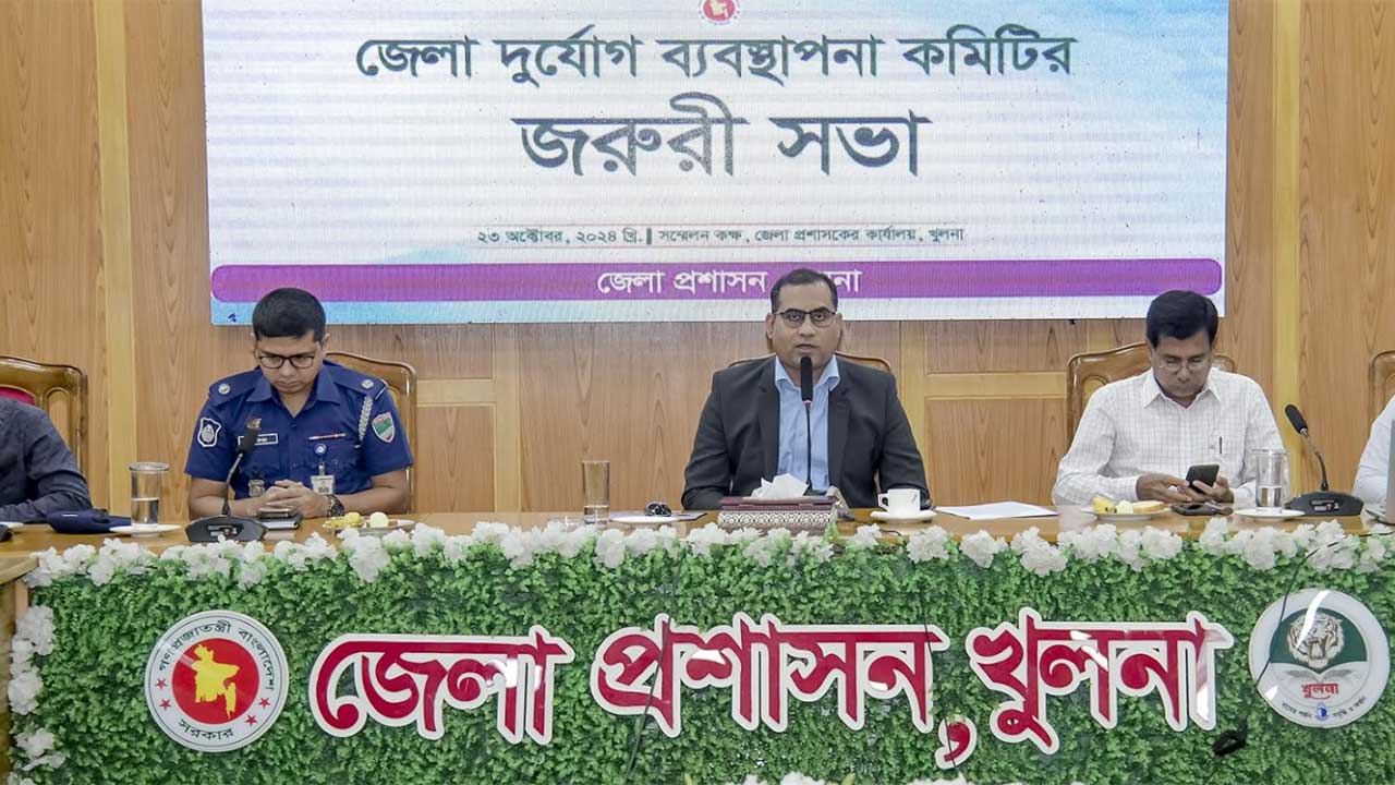 ঘূর্ণিঝড় দানা : খুলনায় প্রস্তুত ৬০৪ আশ্রয়কেন্দ্র