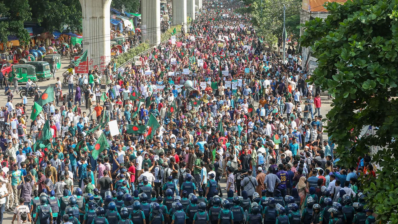 আন্দোলনকারীদের বিরুদ্ধে মামলা না নেওয়ার নির্দেশনা