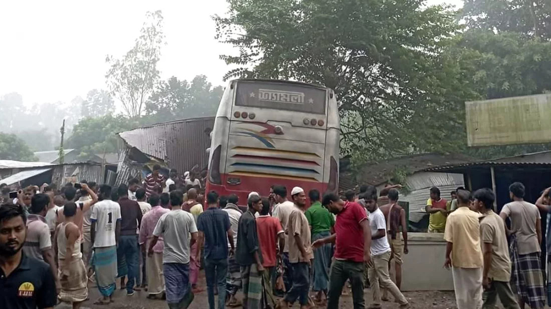 উল্লাপাড়ায় বাসচাপায় মোটরসাইকেল আরোহী নিহত