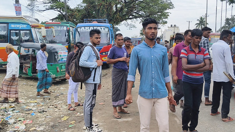 সুনামগঞ্জে মালিক-শ্রমিকদের কর্মবিরতি, ভোগান্তিতে সাধারণ জনগণ