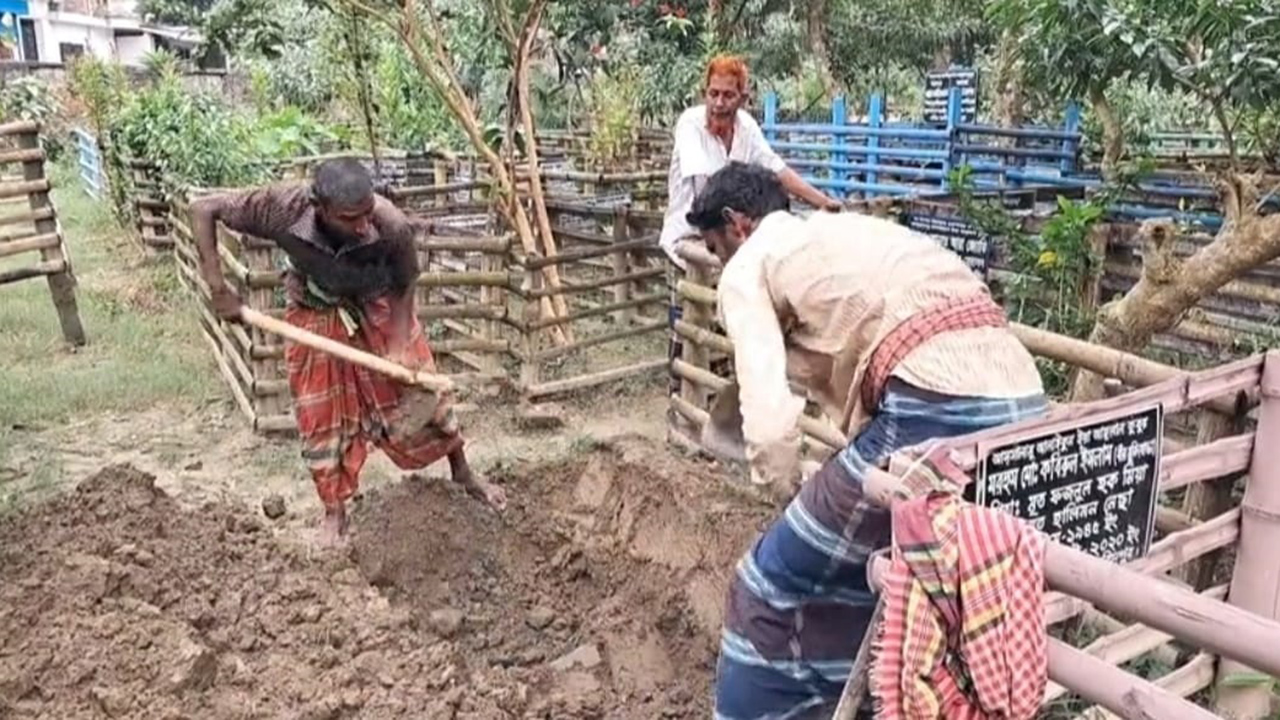 ফরিদপুরে ছাত্র আন্দোলনে নিহত বাসচালক সামচুরের মরদেহ উত্তোলন