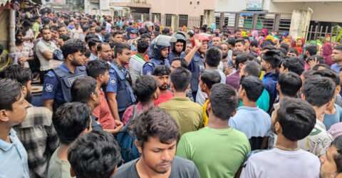 গাজীপুরে দুইটি কারখানার শ্রমিকদের বিক্ষোভ, ৬ কারখানা বন্ধ