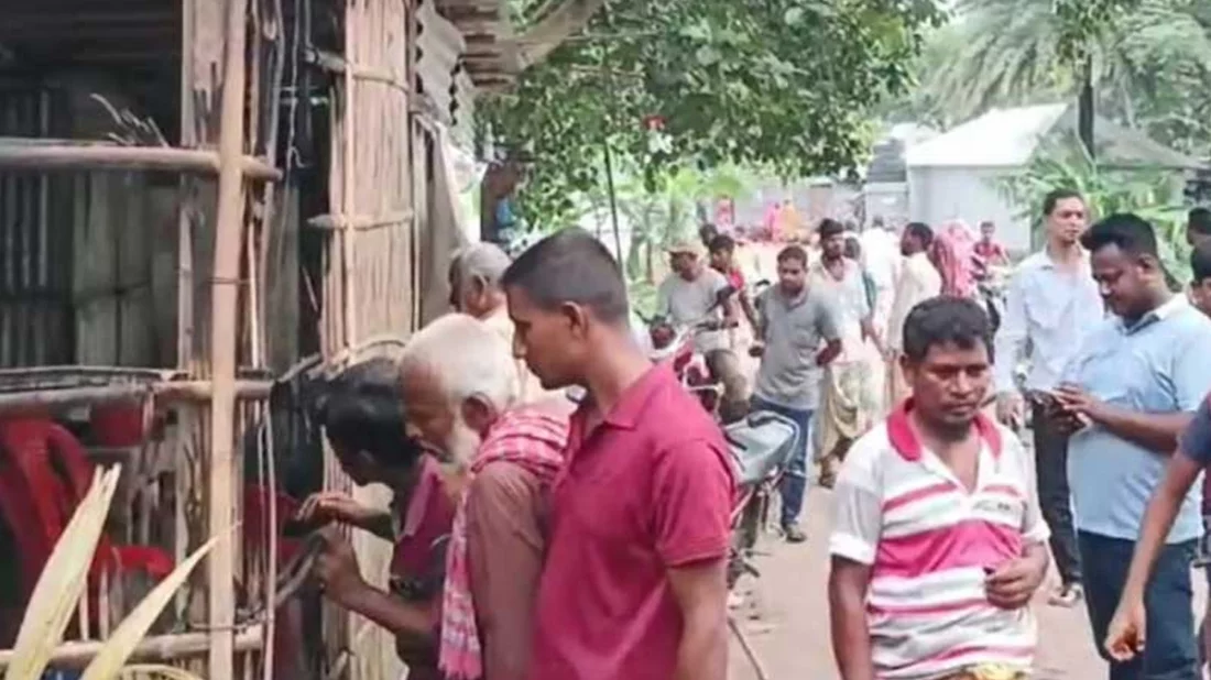 প্রতিবেশীর দোকান থেকে বাকিতে পণ্য নিতেন, টাকা চাওয়ায় তাকেই কুপিয়ে হত্যা