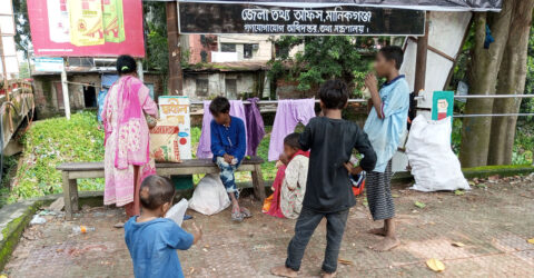 ‘ঠিক মতো দুবেলা খাওনই পাই না, আবার পড়ালেখা’