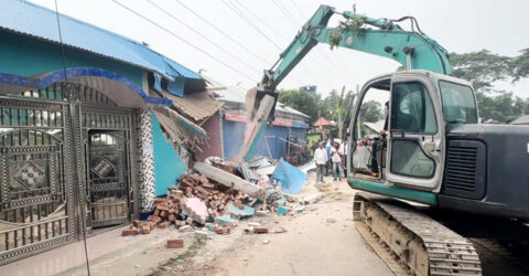 ফরিদপুরে উচ্ছেদ অভিযানে হামলা, ছয়জনের নামে মামলা