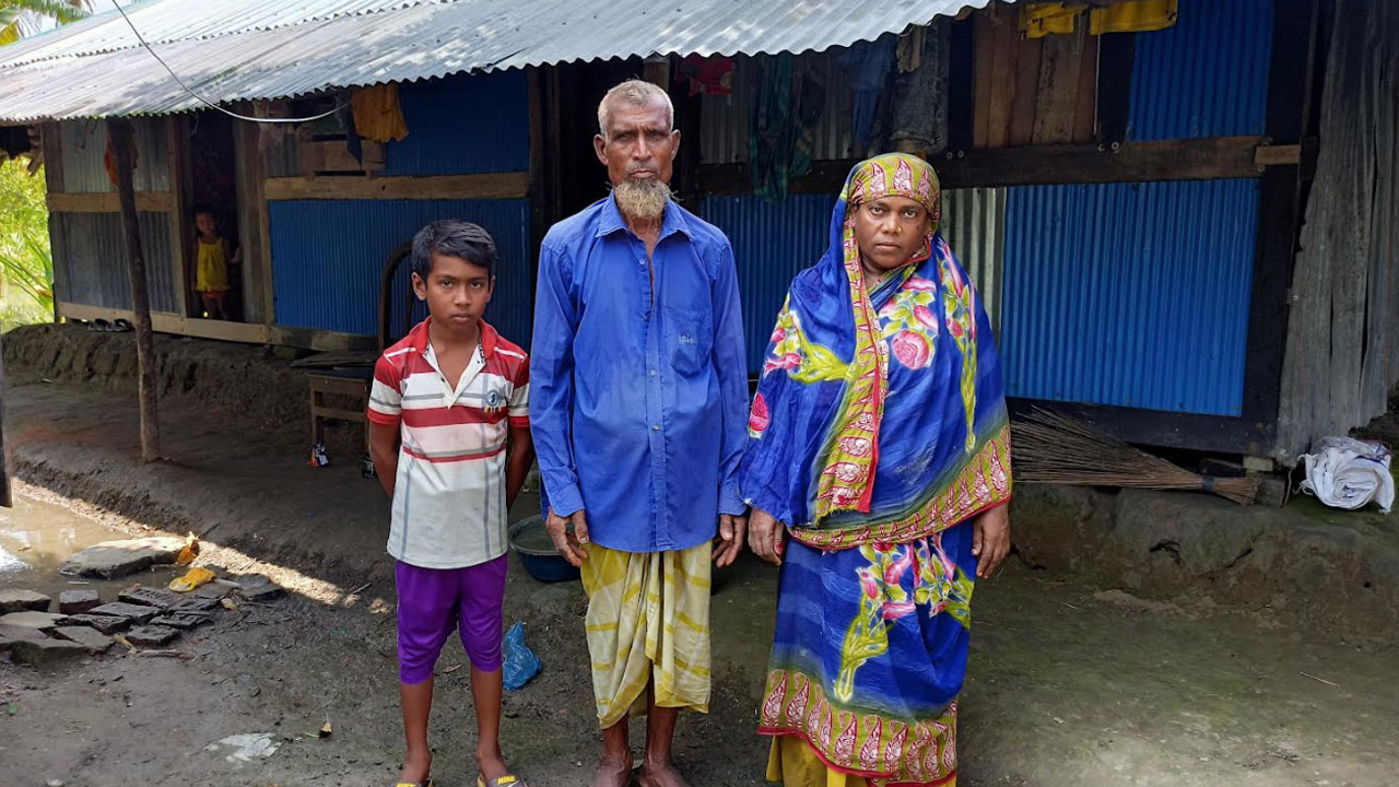 ঘূর্ণিঝড়ের খবরে দুশ্চিন্তা বাড়ে নদীতীরের মানুষের