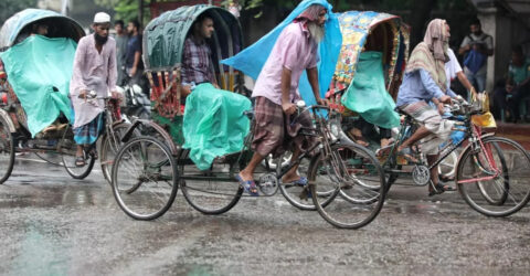 ঢাকাসহ পাঁচ বিভাগে ভারী বৃষ্টির আভাস, ভূমিধসের শঙ্কা