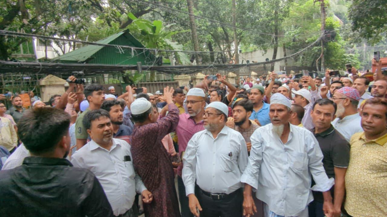 মিরপুর বুদ্ধিজীবী কবরস্থানে মতিয়া চৌধুরীর দাফন সম্পন্ন