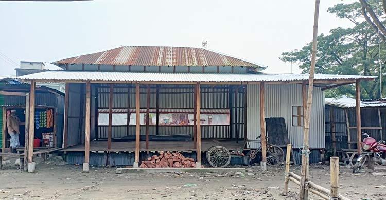 অনুমতি না নিয়ে মসজিদের জায়গায় বিএনপির ক্লাব