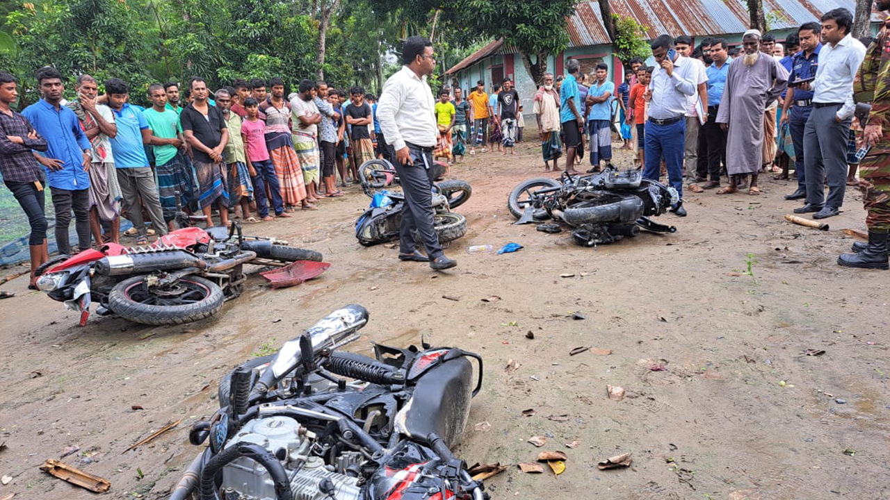 নাটোরে নদী দখল নিয়ে ২ গ্রামবাসীর সংঘর্ষ-ভাঙচুর