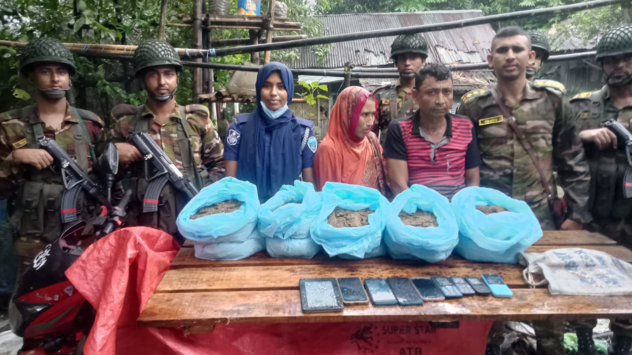 ঘরেই মাদকের কারবার করতেন স্বামী-স্ত্রী, যৌথবাহিনী অভিযানে ধরা