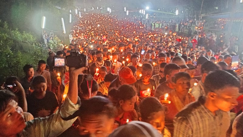 আলোর মিছিলে শেষ হলো তীর্থোৎসব