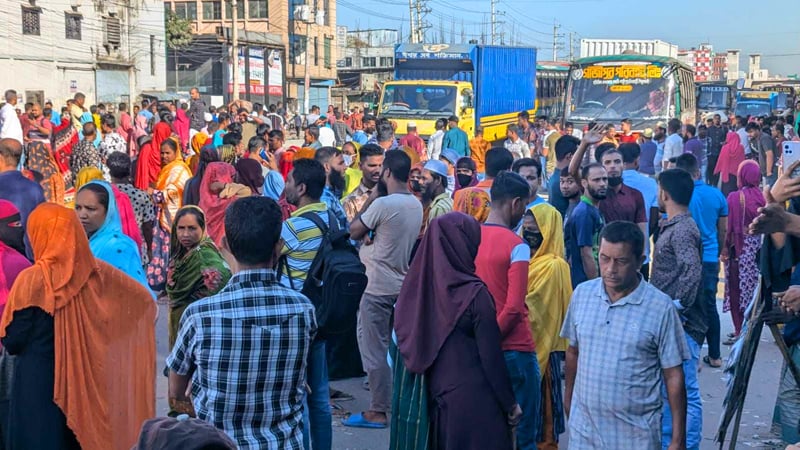 টানা ২৭ ঘণ্টা ঢাকা-ময়মনসিংহ মহাসড়ক অবরোধ, ৩০ কি.মি. যানজট