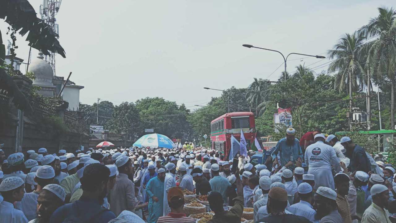 ধর্মীয় শিক্ষা বাধ্যতামূলক-সাদপন্থিদের কার্যক্রম বন্ধসহ ৯ দাবি