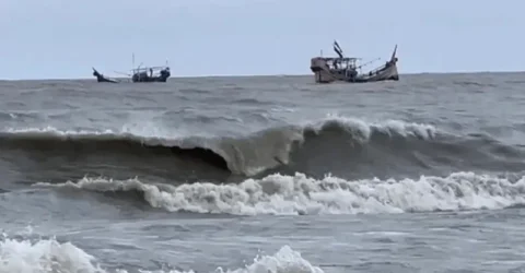 সাগরে স্বাভাবিক লঘুচাপ, বজ্রসহ বৃষ্টি হতে পারে যেসব অঞ্চলে