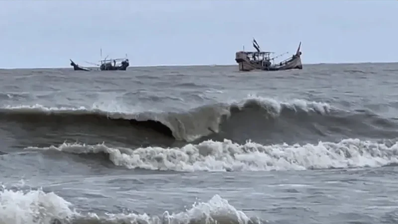 সাগরে স্বাভাবিক লঘুচাপ, বজ্রসহ বৃষ্টি হতে পারে যেসব অঞ্চলে