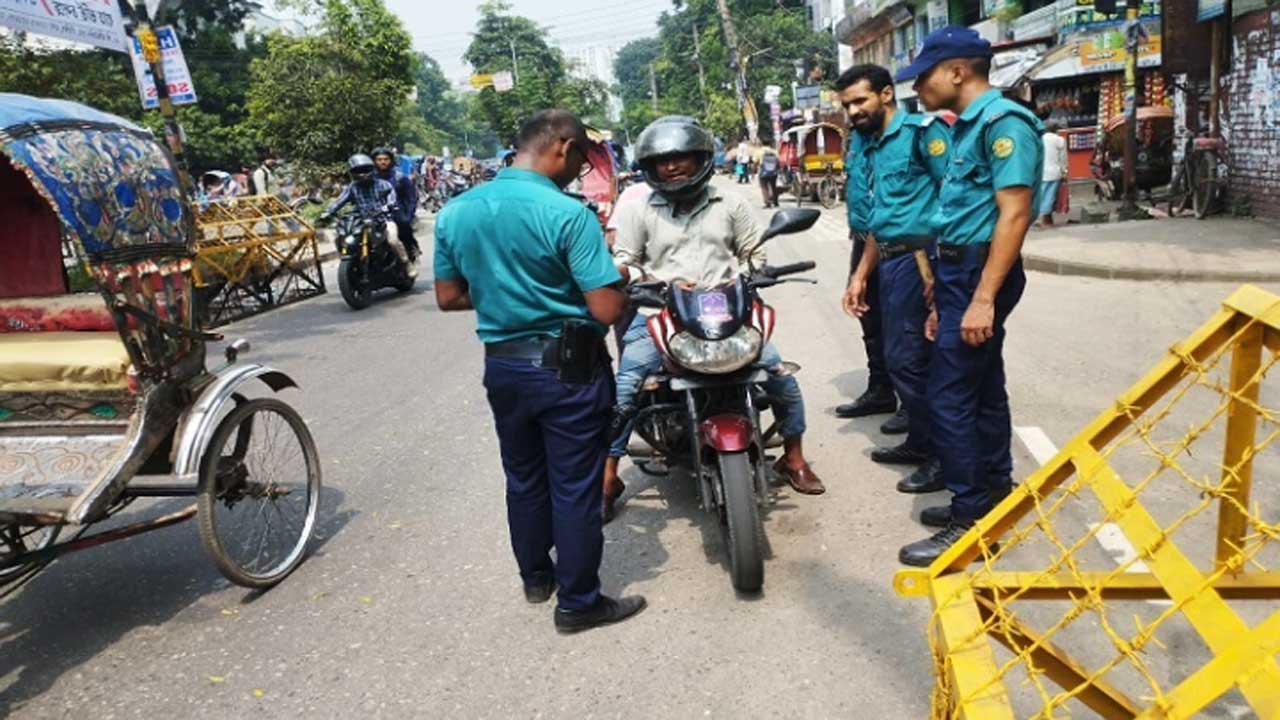 ট্রাফিক আইন লঙ্ঘনে ১৬৮২টি মামলা, ৬৩ লাখ টাকা জরিমানা