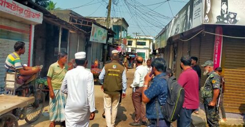 রেস্তোরাঁর ফ্রিজে পচাবাসি খাবার-তেলাপোকা, ৪ ব্যবসায়ীকে জরিমানা