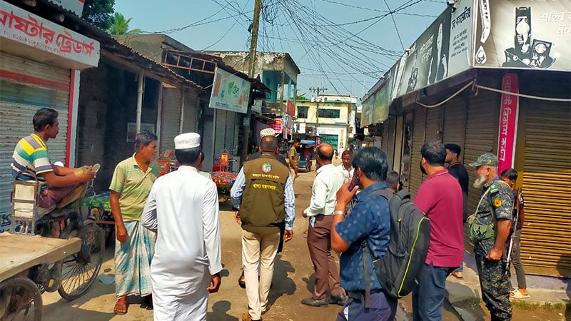 রেস্তোরাঁর ফ্রিজে পচাবাসি খাবার-তেলাপোকা, ৪ ব্যবসায়ীকে জরিমানা