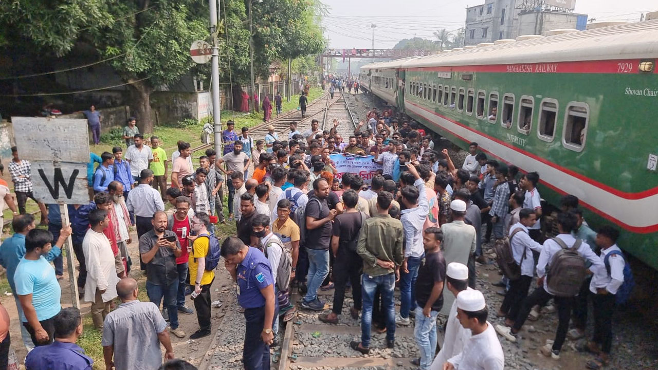 আপাতত বেনাপোল ও সুন্দরবন এক্সপ্রেসের রুট পরিবর্তন হচ্ছে না