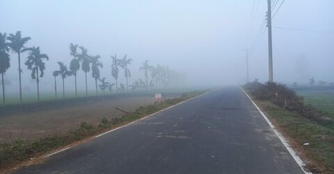 ১২ ডিগ্রিতে নামলো পঞ্চগড়ের তাপমাত্রা, শীতজনিত রোগের প্রকোপ