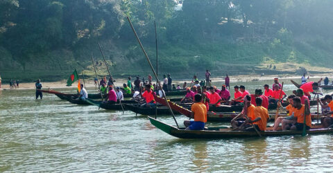 ১৫ বছর পর বান্দরবানে হলো নৌকাবাইচ প্রতিযোগিতা