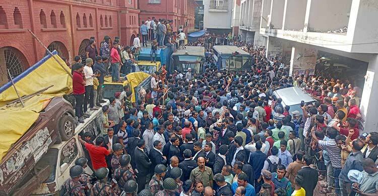 আইনজীবী সাইফুল হত্যাকাণ্ডে জড়িত সন্দেহে ৬ জনসহ গ্রেফতার ২৭