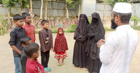 ঠাকুরগাঁওয়ে মুগ্ধতা ছড়াচ্ছে শিক্ষার্থীদের বিস্ময়কর প্রতিভা