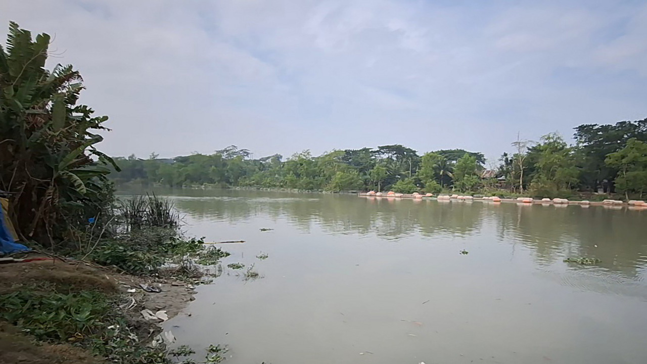 বারবার খনন করেও প্রাণ ফিরছে না খাকদোন নদীর