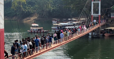 প্রকৃতির রূপ দেখতে রাঙামাটি ও সাজেকে পর্যটকদের ভিড়