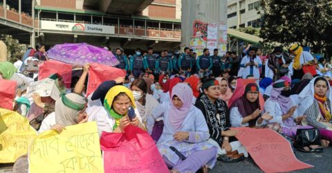 আবারও শাহবাগ অবরোধ করলেন চিকিৎসকরা